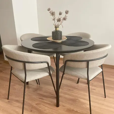 Апартаменти Atlas In The Historical Center Of With Free Private Parking *