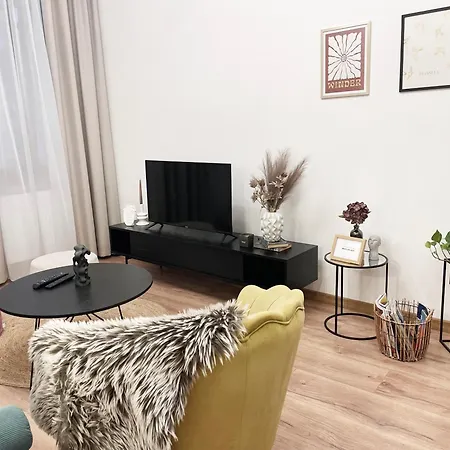 Atlas In The Historical Center Of With Free Private Parking Апартаменти *